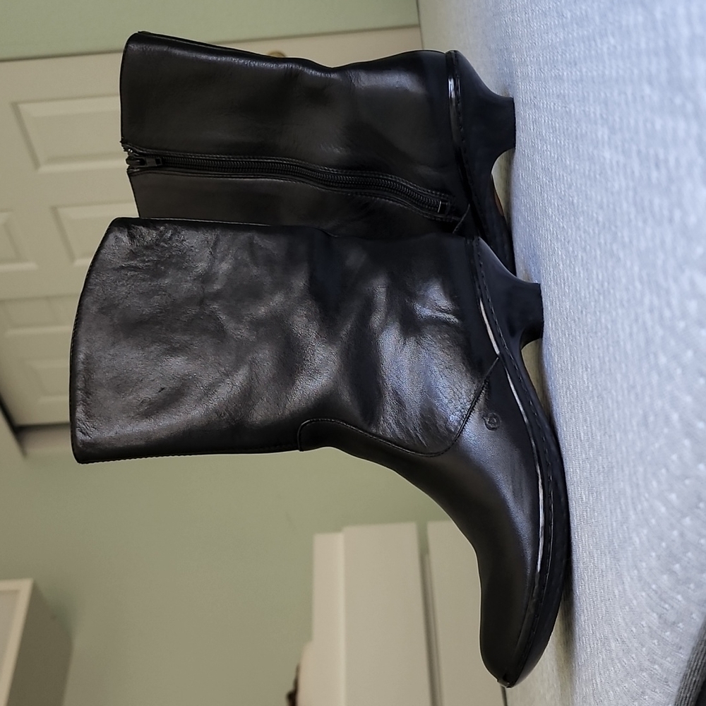 BORN Black ankle leather heel boots zipper bootie 6 36.5
